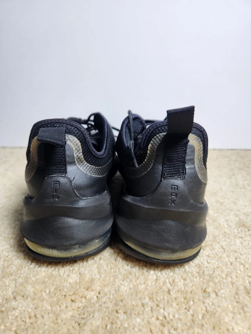 Nike Men's Black Low-Profile Lace-Up Sneakers